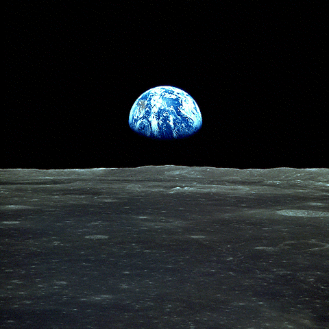 1969年7月20日の地球　アポロ11号より撮影