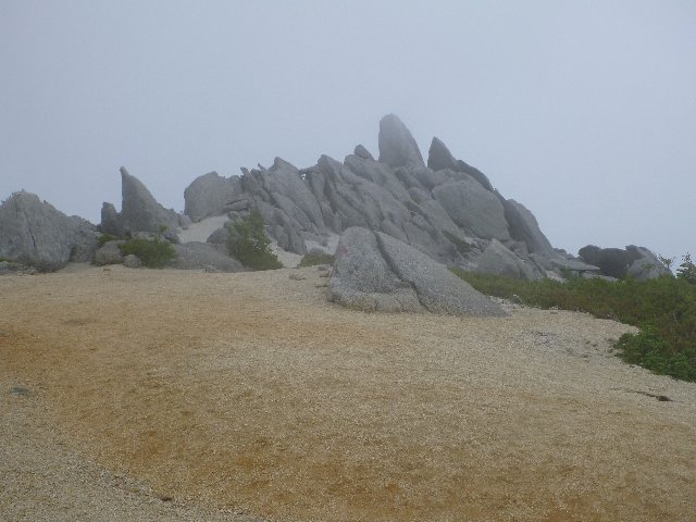 山頂の奇岩