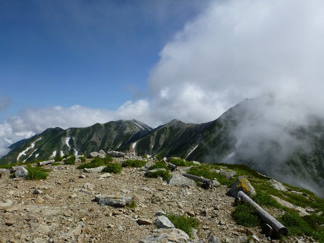雄山から別山への稜線