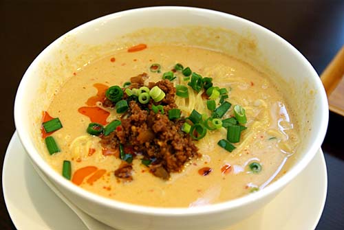 香港酒家 富紀　ランチ　胡麻スープの坦々麺