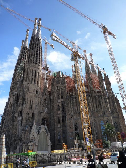 世界遺産 サグラダ ファミリア聖堂の写真 スペイン バルセロナ 海と壁紙 デスクトップ用壁紙 無料ダウンロード