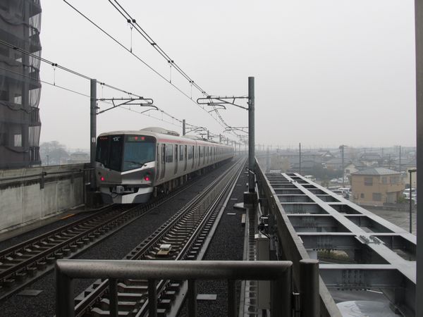 2両分のホーム台座が建設された三郷中央駅のつくば寄り。